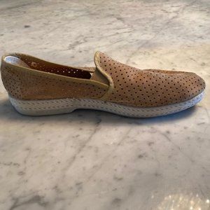Riverias Classic 30 women's slip-on loafer